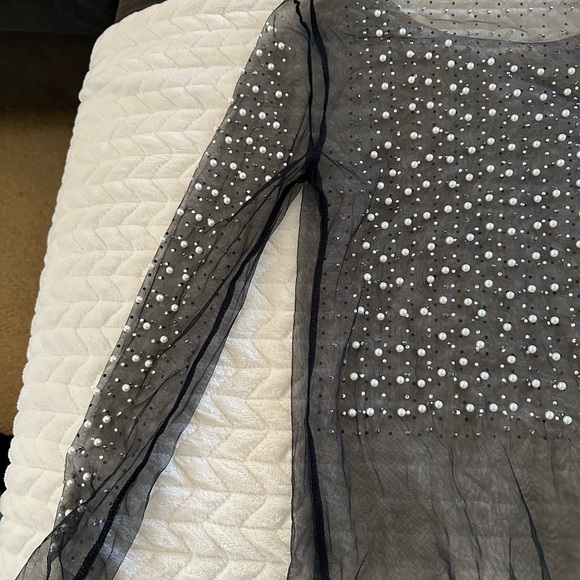 Sheer top - Picture 2 of 3